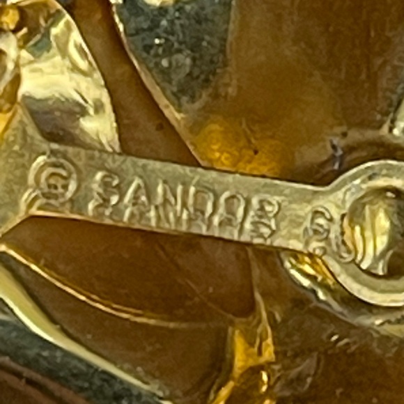 SANDOR Signed Gold Tone and Faux Pearl Estate Costume Brooch - Picture 7 of 11